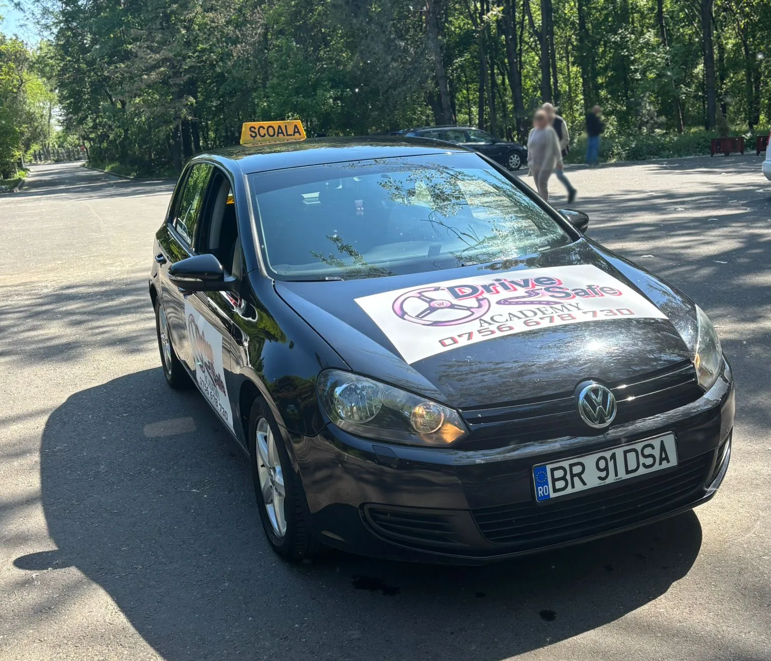 Mașină de școală auto