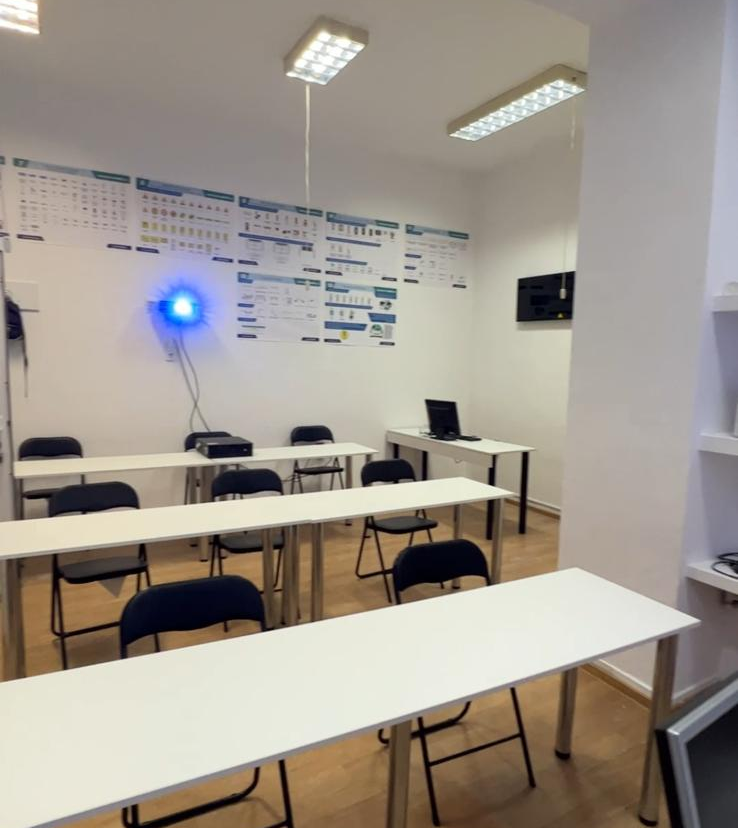 Instructor auto Safe Drive Academy